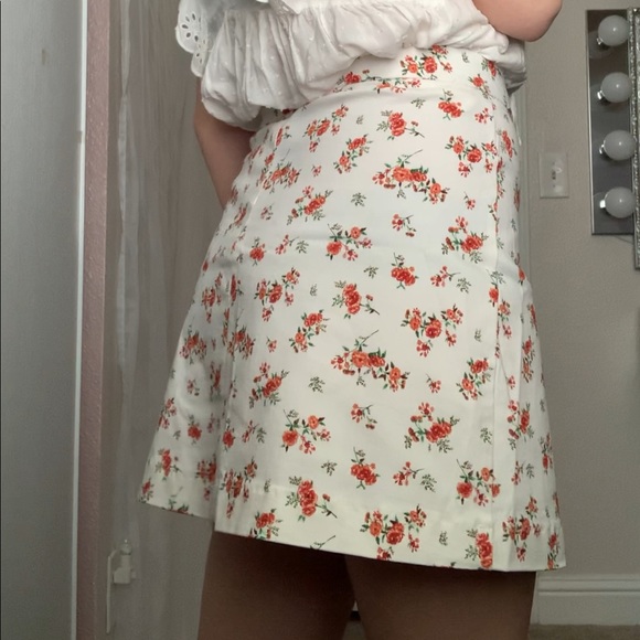 FOREVER 21 FLORAL SKIRT - Picture 3 of 3